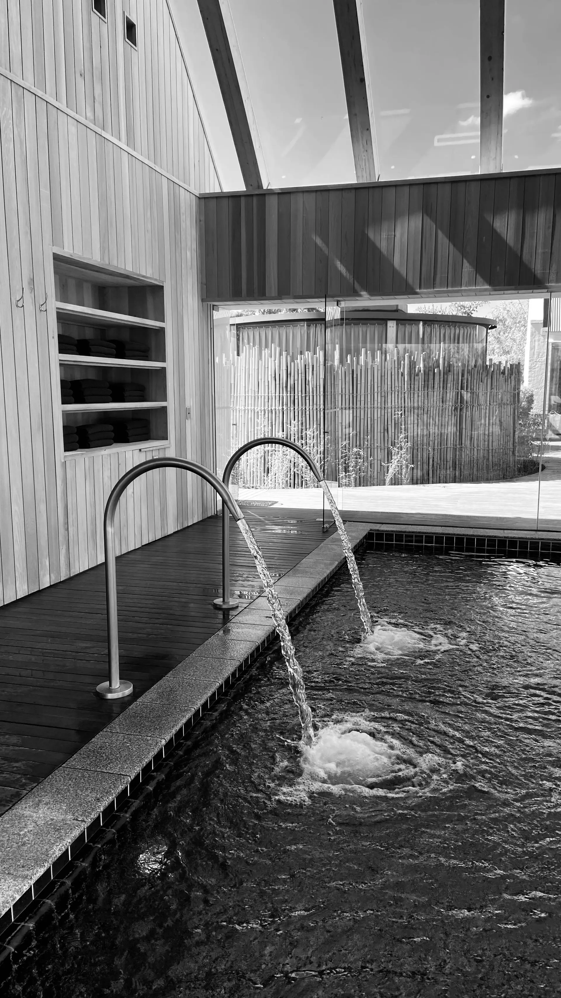 Hydrotherapy pool